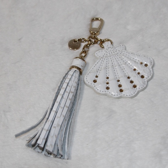 NEW! BRAHMIN Seashell Crystal Tassel Bag Charm Key Fob Sea Salt White Melbourne - Picture 1 of 3